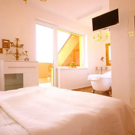 Penthouse Suites Apartment *